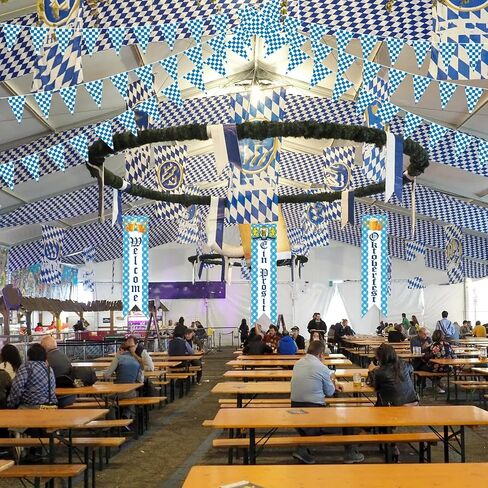 Oudain Oktoberfest Party Decoration 3 Bavarian Welcome Banners 32. 8 ft Blue and White Checkered Pennant Flag, Hanging Octoberfest Decor for Bavarian Festival Parade Beer Outdoor Supplies in Saudi Arabia