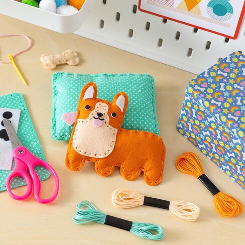 Petit Collage: Mini Craft Kit: Pocket Pet Hitten - طقم خياطة محفوظ مع قطع مسبقة ، خيط ، حشو ، إبرة آمنة وتصنيع - لعبة دقيقة خالية من الشاشة للأعمار 6+ in Saudi Arabia