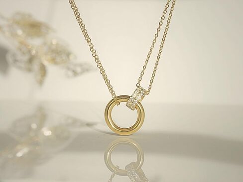 QueenBee Gold and Silver Interlocking Rings Necklace for Women – 14K Gold Plated Layered Chain, Circle Pendant Two-Tone Jewelry Gift for Birthday, Christmas – Hypoallergenic, Mixed Metal in Saudi Arabia