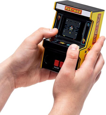 Arcade Classics WWE - لعبة Retro Mini Arcade ، شاشة ملونة كاملة ، وحدة تحكم إلكترونية كلاسيكية محمولة ، لعبة التسعينيات ، هدية رائعة للأطفال 8+ in Kuwait