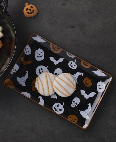 Oneida Dinnerware Set, Vintro Halloween Accent Plates, Assorted Set of 4, Porcelain, Dishwasher Safe, Microwave Safe, Halloween Decor Indoor, Skulls, Pumpkins, Spooky Decorative Plates (4 Piece) in Kuwait