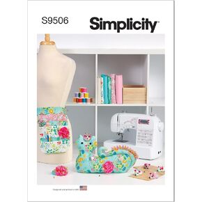 Simplicity Cat and Mouse Themed Pincushion, Weight, Apron, and Wristlet Sewing Pattern Kit, Code S9505, One Size, Multicolor