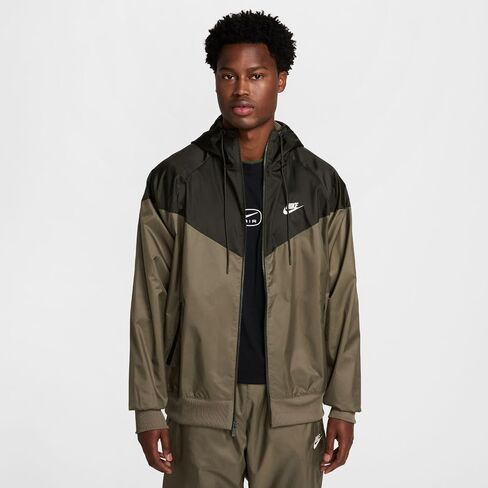 سترة Nike Sportswear Windrunner بغطاء رأس للرجال (زيتوني متوسط/سيكويا/شراع، DA0001-222) in Saudi Arabia