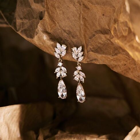 أقراط متدلية للنساء لحفلات الزفاف وحجر الراين طويل مكعب الزركون ثريا كريستال سباركلي مطلية بالذهب عيار 14 قيراط مجوهرات عصرية أنيقة in Kuwait