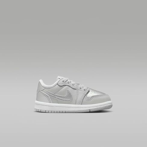 Nike Jordan 1 Retro Low OG اطفان/حذاء طفل صغير in Saudi Arabia