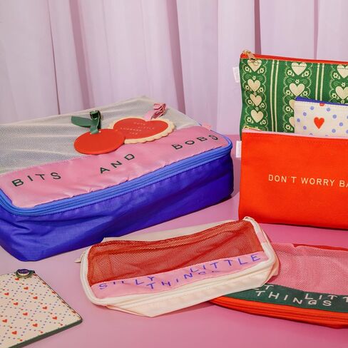 Ban.do Houghter Retro Passport Holder ، غطاء جواز سفر من جلد نباتي متين ، محفظة سفر مستوحاة من بطاقة بريدية (تحيات من الجنة) in Kuwait