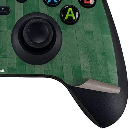 ملصق Skinit المخصص للألعاب متوافق مع وحدة تحكم Xbox Series X - تصميم كلاسيكيات الخشب الصلب المرخص رسميًا من NBA Boston Celtics in Kuwait