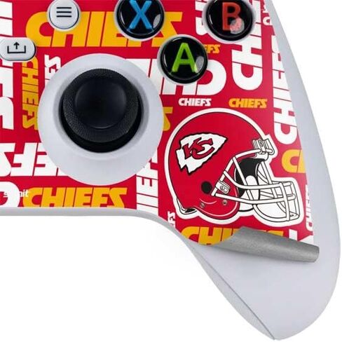 ملصق Skinit المخصص للألعاب متوافق مع حزمة Xbox Series S - تصميم مرخص رسميًا من NFL Kansas City Chiefs in Saudi Arabia