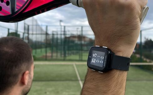 ساعة Score Keeper لـ Pickleball، Tennis، Padel & Ping Pong - ساعة يد رقمية مع منبه وساعة توقيت وساعة | مقاوم للماء، خفيف الوزن وسهل in Saudi Arabia