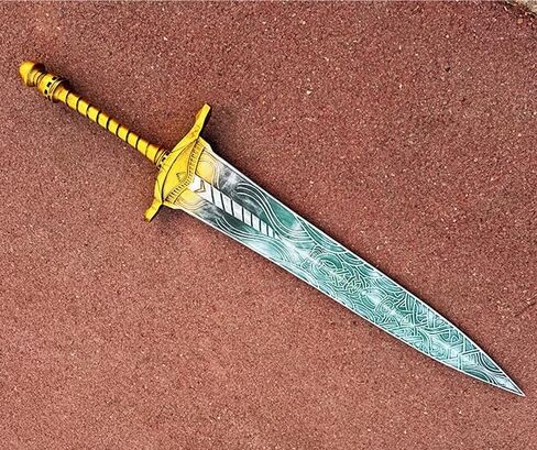 Moonlight Greatsword 53in Glowing Fantasy Sword طبق الأصل - دعامة تنكرية من الألياف الزجاجية ذات اللون الأزرق الصقيعي مع نقوش رونية، فن عرض مثبت على الحائط لمحبي آر بي جي (حواف حادة ومقاومة للكسر) in Kuwait