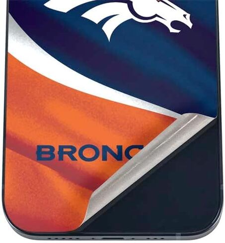 غلاف هاتف Skinit متوافق مع iPhone 17 - تصميم مرخص رسميًا من NFL Denver Broncos in Saudi Arabia