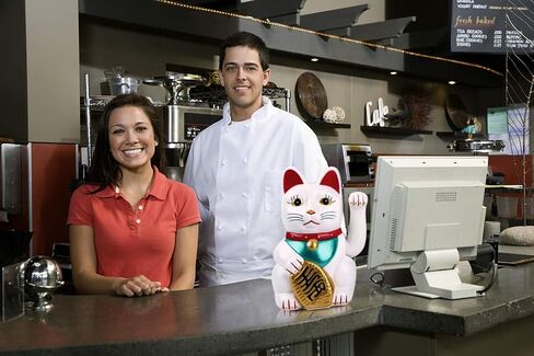 RandJ 8’‘ Cute Waving Lucky cat Janpanese Manekineko Waving Arm for Fortune Money and Good Luck Battery in Kuwait