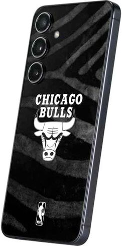 غلاف هاتف Skinit متوافق مع هاتف Galaxy A16 5G - تصميم مرخص رسميًا من NBA Chicago Bulls Dark Rust in Saudi Arabia
