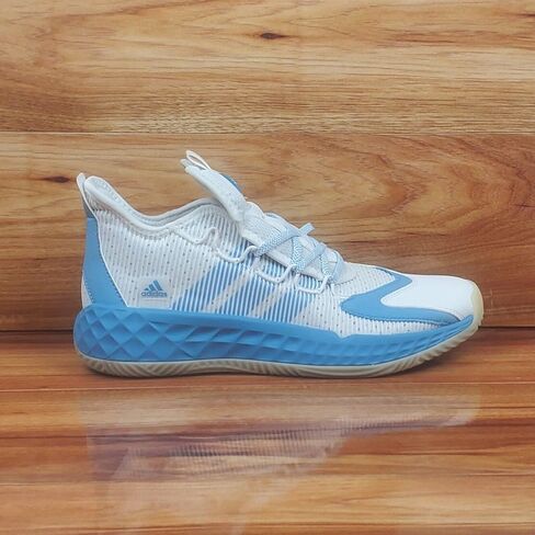 حذاء كرة السلة Pro Boost Low Lightstrike للرجال من أديداس، أبيض/أزرق فاتح in Saudi Arabia