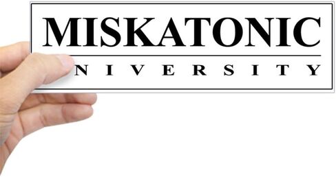 ملصق ممتص الصدمات لجامعة CafePress Miskatonic (أبيض) 10 بوصة × 3 بوصة ملصق ممتص للصدمات من الفينيل مستطيل للسيارة in Kuwait