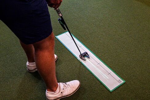 GLOPRO Golf Putting Laser Mat – Premium Putting Training Aid for Stroke Path, Alignment & Speed Control – Indoor & Outdoor Golf Putting System for Consistent, Repeatable Putting Accuracy in Saudi Arabia