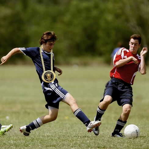 Goutoports Got That Dawg in Me Turnover Chain MVP Medal - 6 Inch Medal Necklace Award for Football MVP, Office Champion Motivational Prize Funny Gag Gifts for Men | Multiple Dog Breed Styles in Kuwait