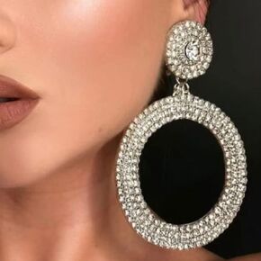 Vintage Silver Round Rhinestone Fashion Earrings Shiny Big Crystal Circle Drop Dangle Elegant Minimalist Jewelry for Women and Girls Party(Silver)