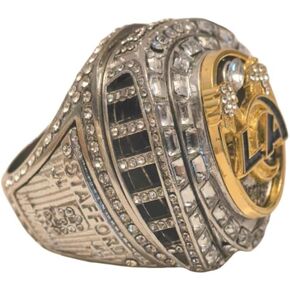 حلقة بطولة TREASURE L.A 2021 لكرة القدم RAMtm & LUXURY LEGEND سلسلة هدايا مشجعي الرياضة النادرة المنتصرة - مع مجموعة عرض العطلات في صندوق خشب الصندل in Kuwait