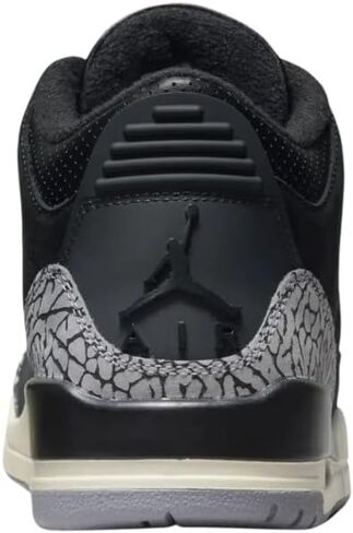 حذاء نسائي Air Jordan 3 مقاس 6.5 in Saudi Arabia