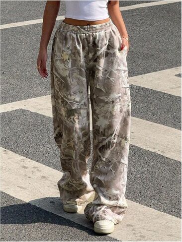 Verdusa Women's Plus Size Camo Baggy Pants Lightweight Athletic Wide Leg Sweatpants with Pockets in Kuwait