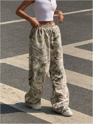 Verdusa Women's Plus Size Camo Baggy Pants Lightweight Athletic Wide Leg Sweatpants with Pockets in Kuwait