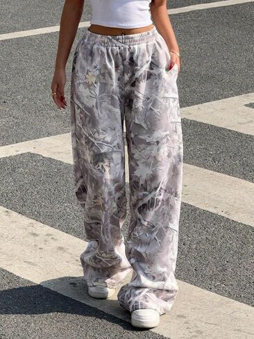Verdusa Women's Plus Size Camo Baggy Pants Lightweight Athletic Wide Leg Sweatpants with Pockets in Saudi Arabia