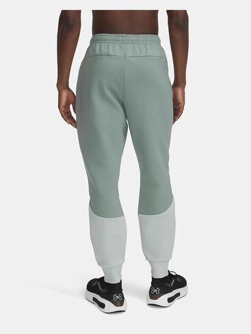 بنطال رياضي رجالي من Under Armour مصنوع من الصوف in Saudi Arabia