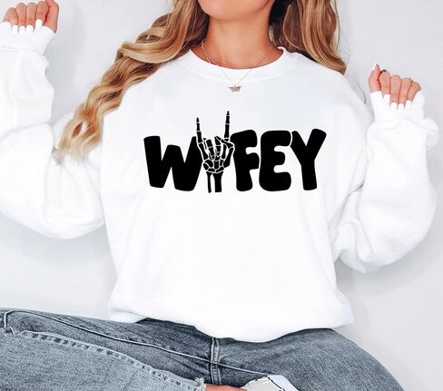 سويت شيرت Olive Loves Apple Wifey Skeleton Rock n Roll لشهر العسل كهدية للعروس in Saudi Arabia