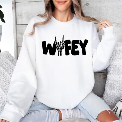 سويت شيرت Olive Loves Apple Wifey Skeleton Rock n Roll لشهر العسل كهدية للعروس in Saudi Arabia
