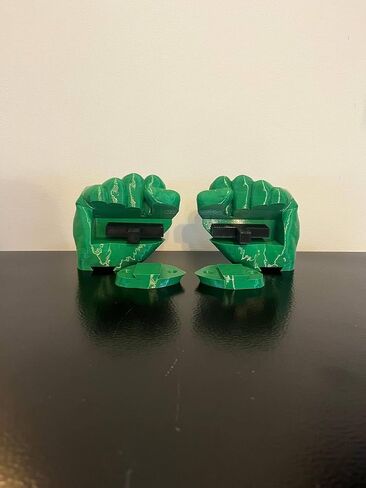 Commissioner’s Grip - Magnetic Hand Jersey Display Wall Mount - Football, Soccer, Basketball, Baseball, Hockey Jerseys (Green - Screw Mount) in Saudi Arabia
