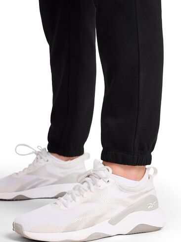 حذاء رياضي نسائي من Reebok مصنوع من حجر الراين، مقاس قياسي، درزة داخلية 76.2 سم، قماش بولي قطن متوسط ​​الوزن in Saudi Arabia