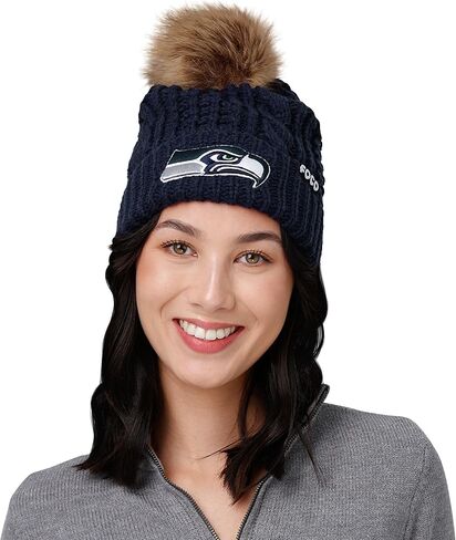 قبعة صغيرة للسيدات من FOCO بشعار Seattle Seahawks NFL من الفرو الصناعي، لون الفريق in Saudi Arabia