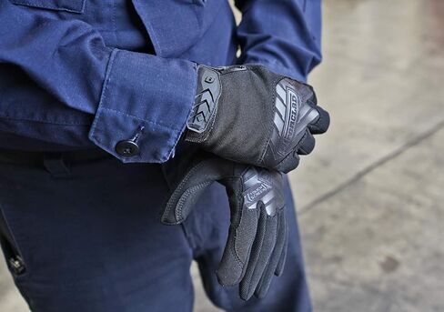 قفازات Ironclad التكتيكية Pro، شاشة تعمل باللمس، مفصل مبطن بالنيوبرين، مسح العرق من قماش تيري، إغلاق بخطاف وحلقة من المطاط اللدن حراريًا، أسود متوسط in Kuwait