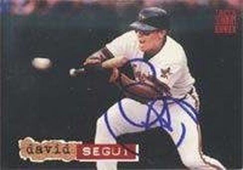 بطاقة موقعة من David Segui Baltimore Orioles 1994 Stadium Club. يأتي هذا المنتج مع شهادة الأصالة من Autograph-Sports. موقعة - بطاقات البيسبول الموقعة من MLB in Saudi Arabia