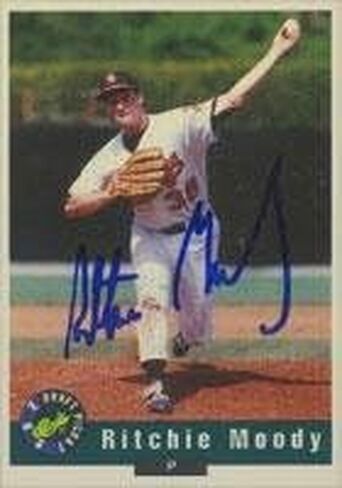 Autographed - MLB Autographed Baseball Cards in Saudi Arabia