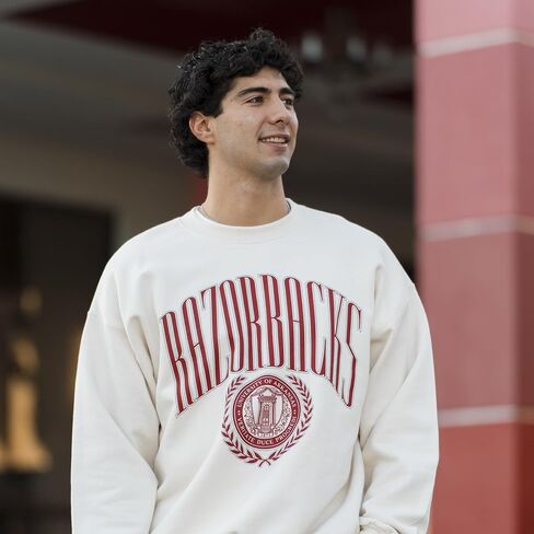 أركنساس Razorback Maker's Mark Sweatshirt | مرخص رسميًا من الرابطة الوطنية لرياضة الجامعات | قطن ناعم، مقاس كلاسيكي in Kuwait