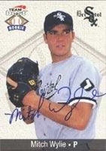 Mitch Wylie Bristol Sox - Sox Affiliate 1999 Team Best بطاقة موقعة للمبتدئين - بطاقة دوري ثانوية. يأتي هذا المنتج مع شهادة الأصالة من Autograph-Sports. موقعة - البيسبول in Saudi Arabia