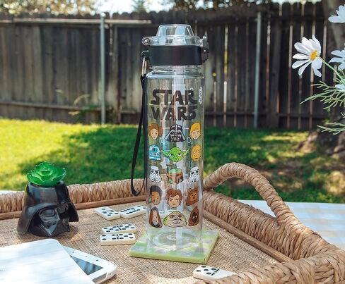 زجاجة مياه بلاستيكية لشخصيات كرتونية من الفضة بافلو ستار وورز مع غطاء وحزام للقفل، 33 أونصة in Kuwait
