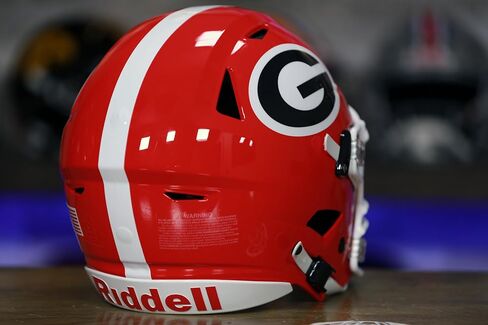 Georgia Bulldogs Football Helmet + US Flag Helmet Decal - Green Gridiron in Saudi Arabia