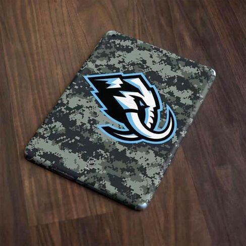 غلاف تابلت Skinit ملصق متوافق مع iPad 9.7in (2018) - تصميم أزرق مرخص رسميًا من NHL Utah Mammoth in Saudi Arabia