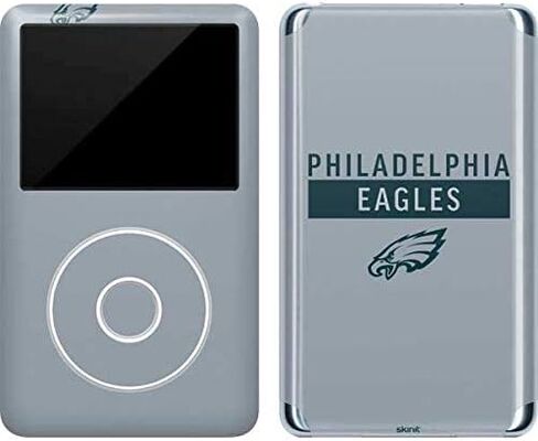 ملصق Skinit لمشغل MP3 متوافق مع iPod Classic (الجيل السادس) 80 جيجابايت - تصميم سلسلة الأداء الفضي من NFL Philadelphia Eagles مرخص رسميًا in Saudi Arabia
