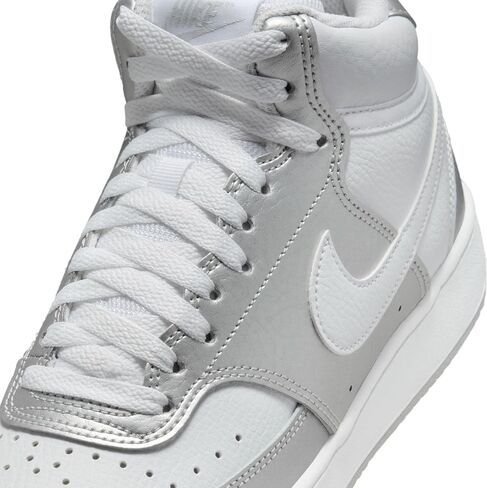 حذاء Nike Court Vision متوسط ​​الحجم للنساء، أبيض فضي معدني، 6.5 للنساء in Saudi Arabia