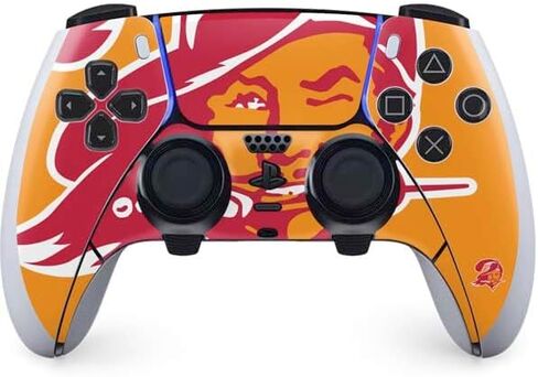 غلاف Skinit المخصص للألعاب متوافق مع وحدة تحكم PS5 DualSense Edge Pro - تصميم مرخص رسميًا من NFL Tampa Bay Buccaneers in Saudi Arabia