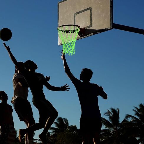 شبكة كرة السلة الليلية، شبكة كرة السلة الخارجية، شبكة كرات السلة المضيئة، 12 حلقة، شبكة نايلون رياضية محمولة لجميع الأحوال الجوية ومضادة للسوط in Kuwait