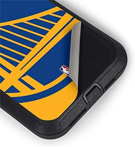ملصق Skinit متوافق مع حافظة OtterBox Defender iPhone 11 - تصميم شعار كبير مرخص رسميًا من NBA Golden State Warriors in Saudi Arabia