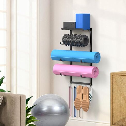 منظم سجادة اليوجا مثبت على الحائط، رف تخزين حديدي خفيف الوزن موفر للمساحة مع 3 طبقات لسجادات اليوجا، وبكرات إسفنجية، و5 خطافات لأشرطة المقاومة والإكسسوارات، مثالي للمبتدئين in Kuwait