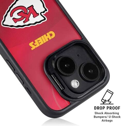 حافظة هاتف Skinit Kickstand متوافقة مع iPhone 13 - تصميم جيرسي لفريق NFL Kansas City Chiefs مرخص رسميًا in Saudi Arabia