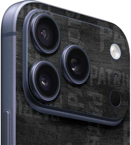 ملصق هاتف Skinit متوافق مع iPhone 17 Pro Max - تصميم رؤية مزدوجة مرخص رسميًا من NFL New England Patriots in Saudi Arabia