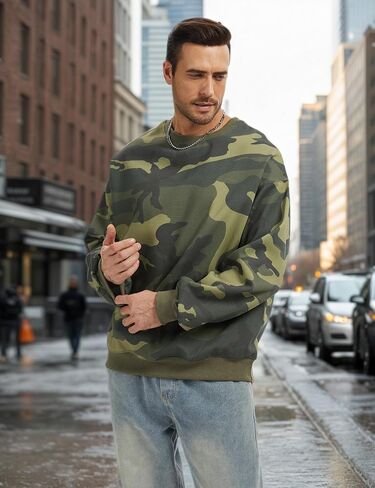 سويت شيرت مموه بياقة دائرية للرجال بلوفر كاجوال بأكمام طويلة من الصوف، بلوزة فضفاضة مطبوعة برسومات جرافيك لخريف وشتاء in Kuwait